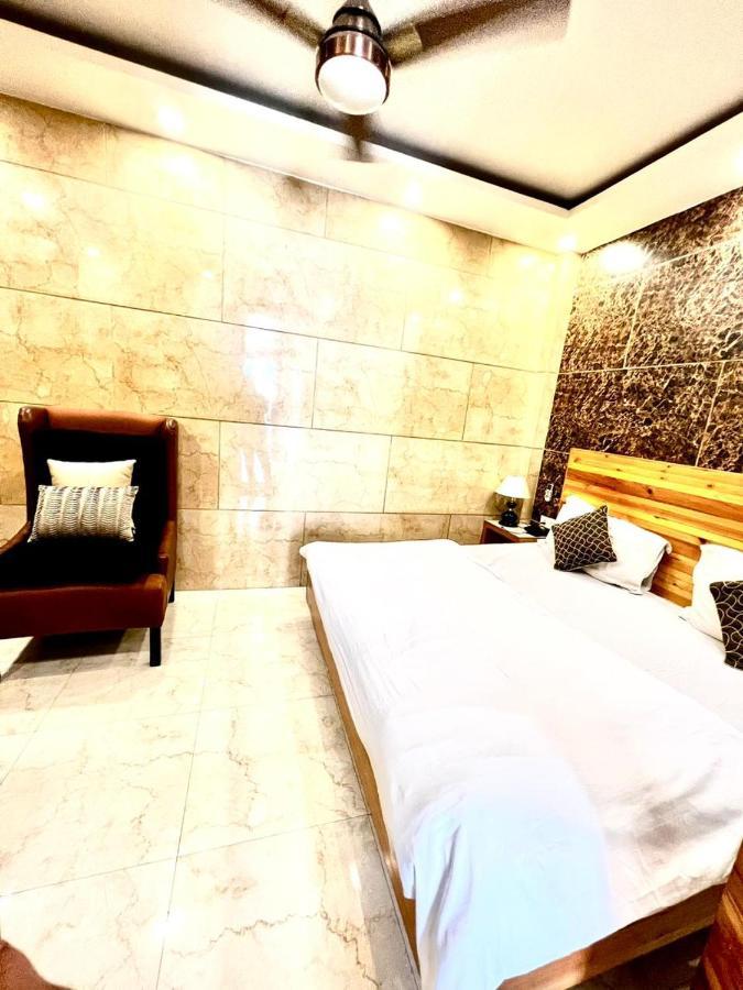 ניו דלהי Divine Studios Rajouri Garden מראה חיצוני תמונה