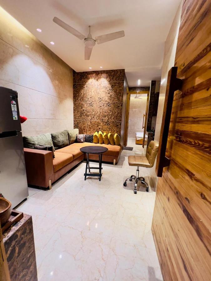 ניו דלהי Divine Studios Rajouri Garden מראה חיצוני תמונה