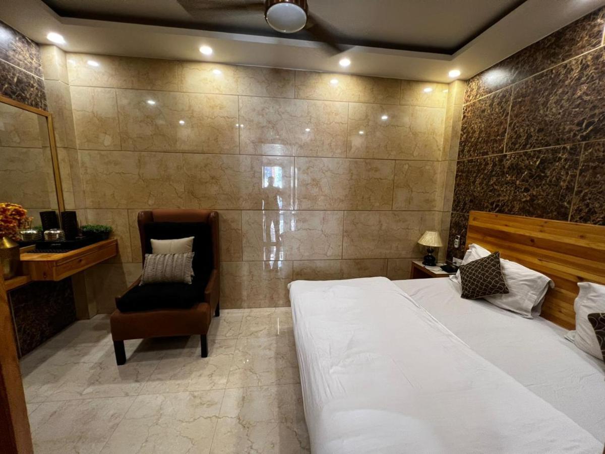 ניו דלהי Divine Studios Rajouri Garden מראה חיצוני תמונה