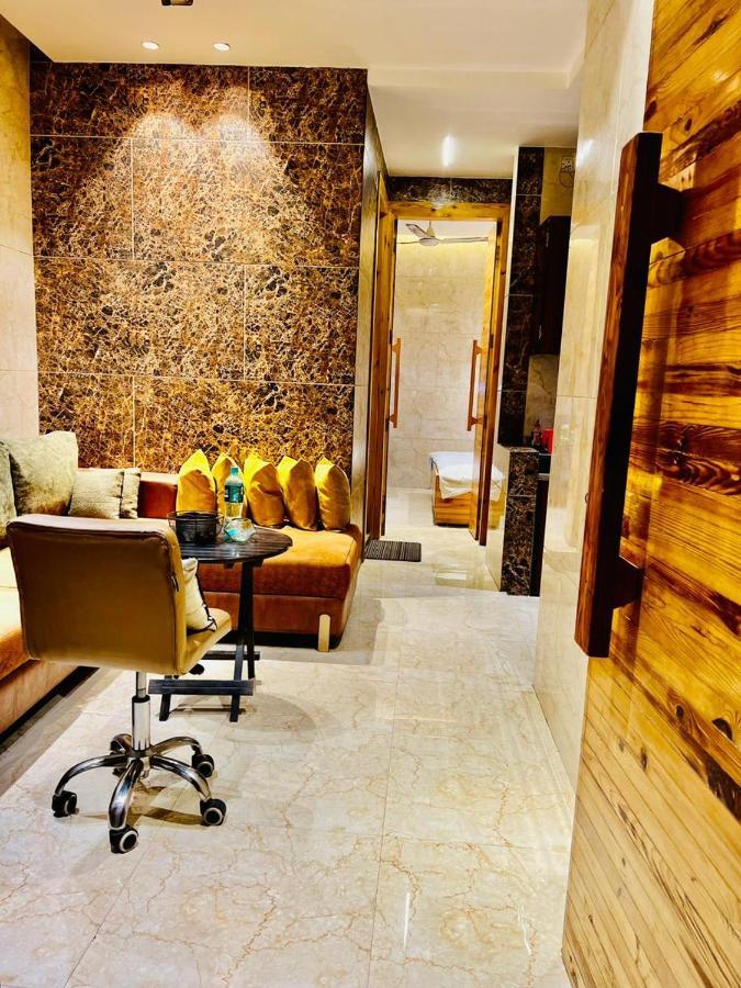 ניו דלהי Divine Studios Rajouri Garden מראה חיצוני תמונה